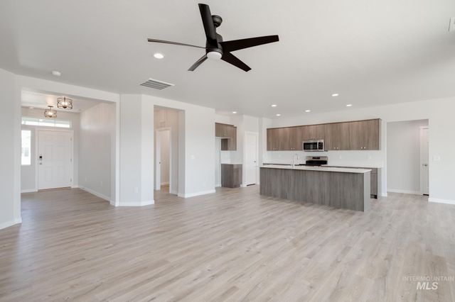 17393 N Aspen Springs Way, Nampa, ID 83687