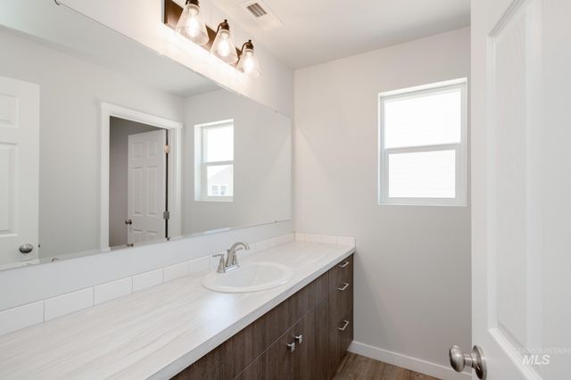 17393 N Aspen Springs Way, Nampa, ID 83687