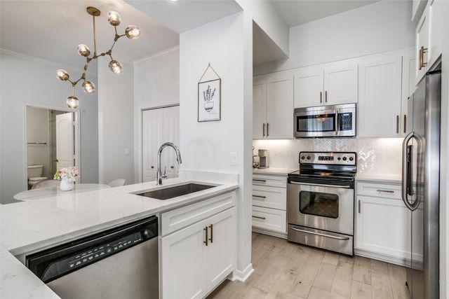 3225 Turtle Creek Boulevard 220, Dallas, TX 75219