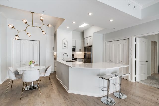 3225 Turtle Creek Boulevard 220, Dallas, TX 75219