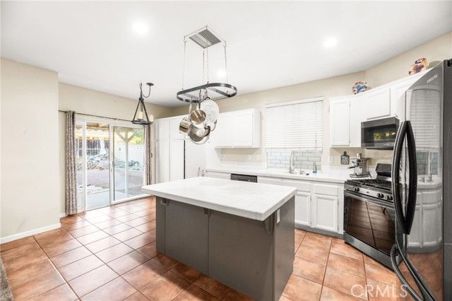 26141 Unitas Court, Menifee, CA 92585
