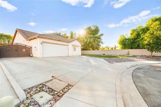 26141 Unitas Court, Menifee, CA 92585