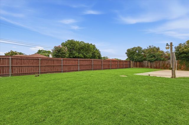 2209 Everglade Court, Carrollton, TX 75006