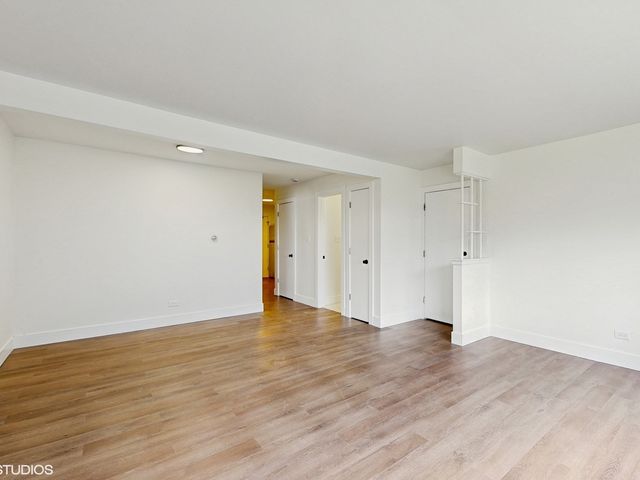 10382 Michael Todd Terrace 2W, Glenview, IL 60025