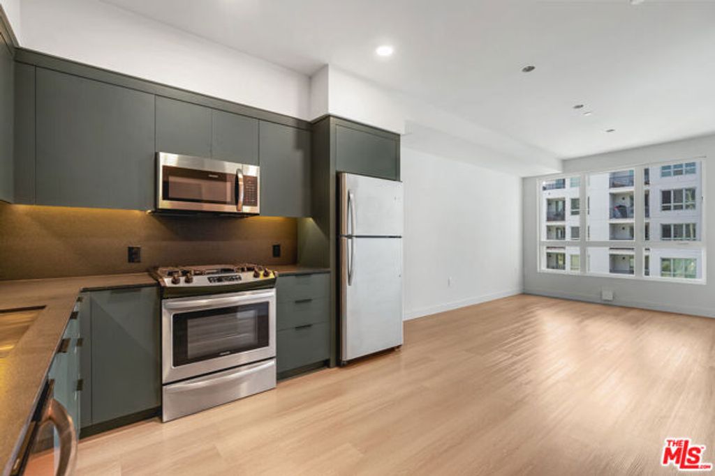 10601 Washington Boulevard 527, Culver City, CA 90232