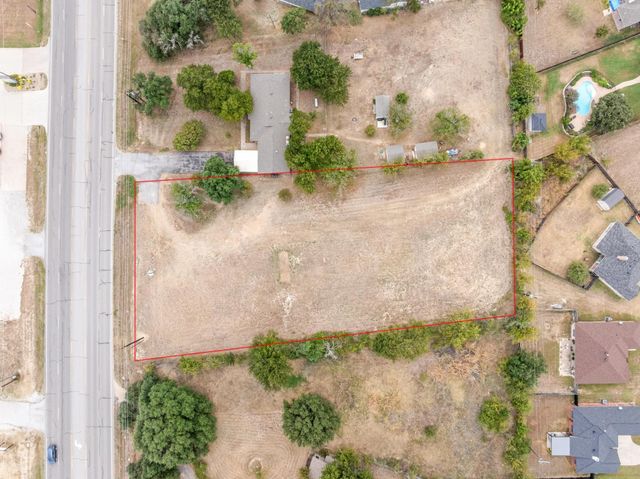 1835 N Main Street, Weatherford, TX 76085