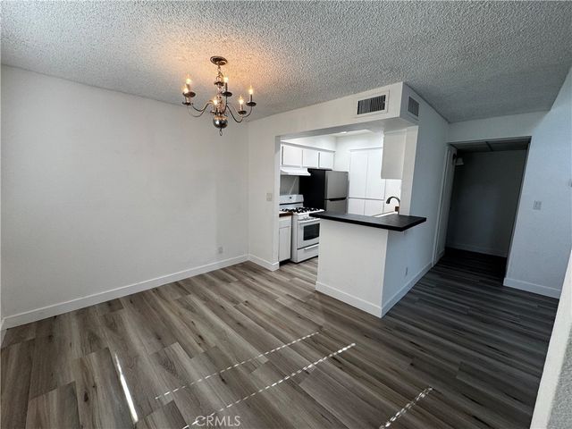 22330 Victory Boulevard 803, Woodland Hills, CA 91367