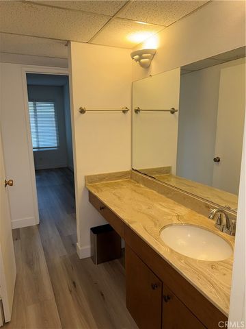 22330 Victory Boulevard 803, Woodland Hills, CA 91367