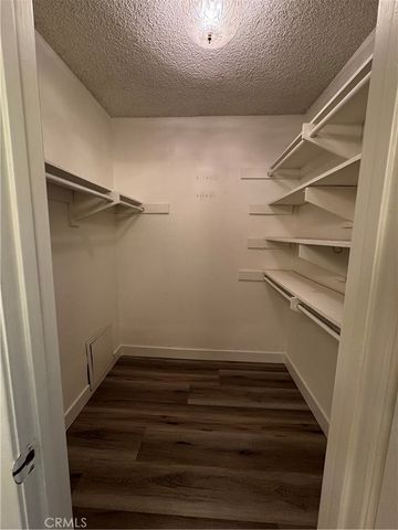 22330 Victory Boulevard 803, Woodland Hills, CA 91367