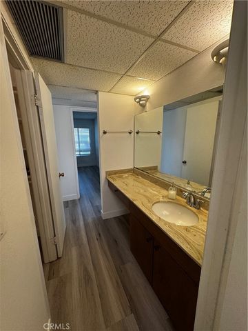 22330 Victory Boulevard 803, Woodland Hills, CA 91367