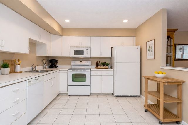 30 Weatherly Drive 30, Salem, MA 01970