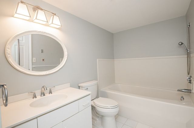 30 Weatherly Drive 30, Salem, MA 01970