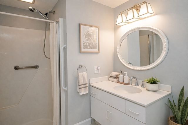 30 Weatherly Drive 30, Salem, MA 01970