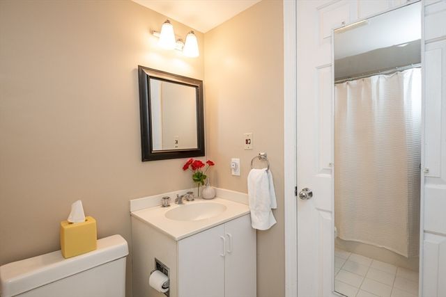 30 Weatherly Drive 30, Salem, MA 01970