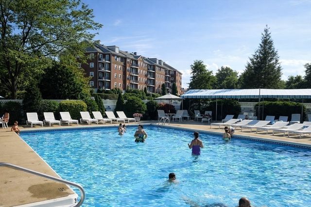 30 Weatherly Drive 30, Salem, MA 01970