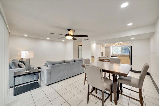 6301 NEWTOWN CIRCLE 1A4, Tampa, FL 33615