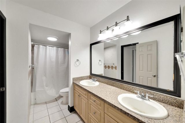 6301 NEWTOWN CIRCLE 1A4, Tampa, FL 33615