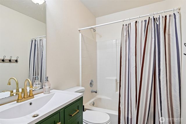508 Eldredge Avenue NW, Orting, WA 98360