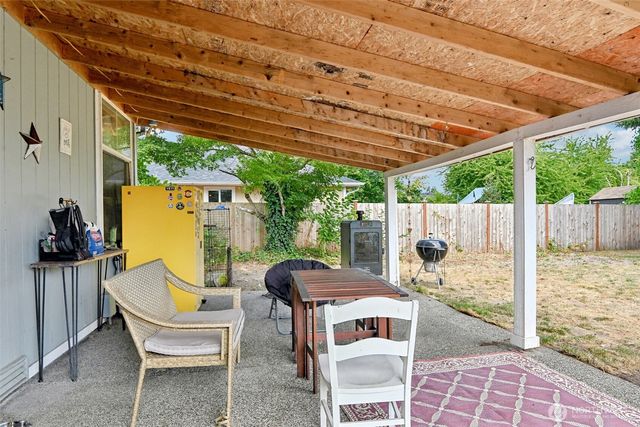 508 Eldredge Avenue NW, Orting, WA 98360