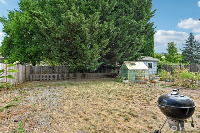 508 Eldredge Avenue NW, Orting, WA 98360