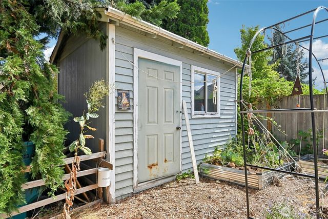 508 Eldredge Avenue NW, Orting, WA 98360