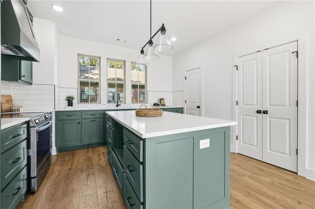 446 E Martin Luther King Jr Boulevard, Fayetteville, AR 72701