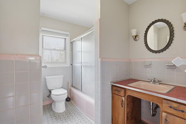 11 Spring Valley Road, Greenville, SC 29615