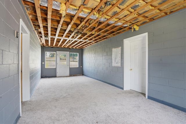 11 Spring Valley Road, Greenville, SC 29615