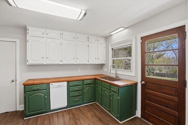 11 Spring Valley Road, Greenville, SC 29615