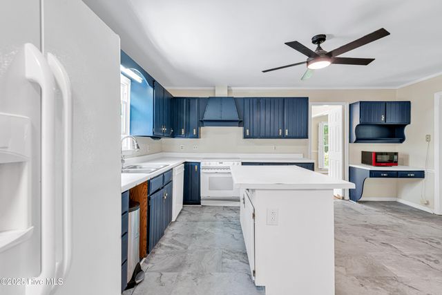 1002 Summerbrook Place, Jacksonville, NC 28540