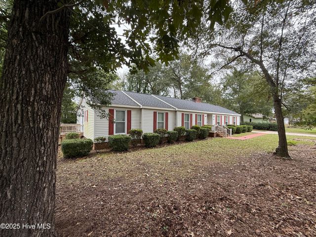 1002 Summerbrook Place, Jacksonville, NC 28540