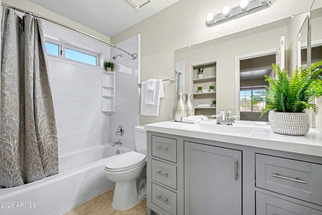 3611 E WINDMERE Drive, Phoenix, AZ 85048