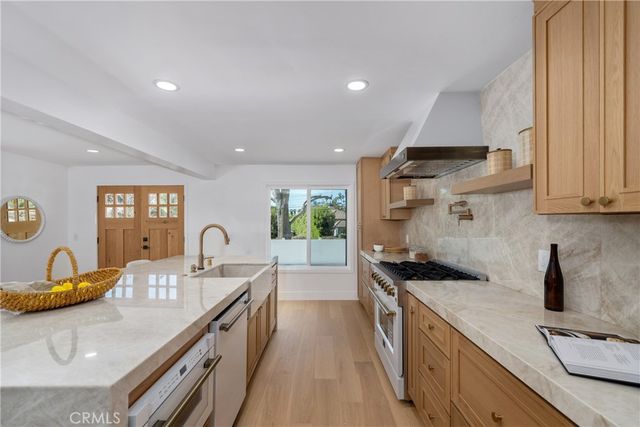 12852 Fairhaven, Santa Ana, CA 92705