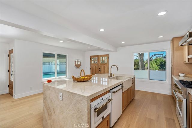 12852 Fairhaven, Santa Ana, CA 92705