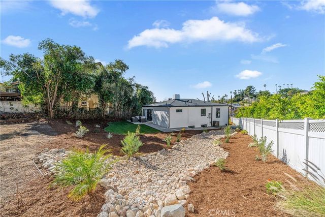 12852 Fairhaven, Santa Ana, CA 92705