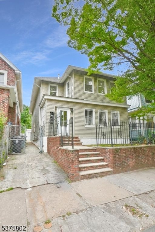 137 Osborne Ter, Newark City, NJ 07108