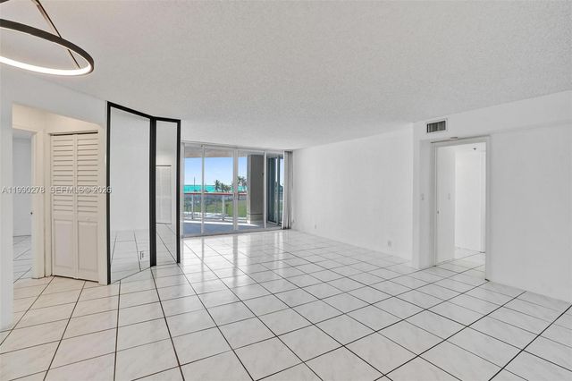 6767 Collins Ave 304, Miami Beach, FL 33141