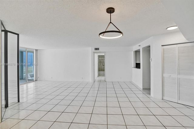 6767 Collins Ave 304, Miami Beach, FL 33141