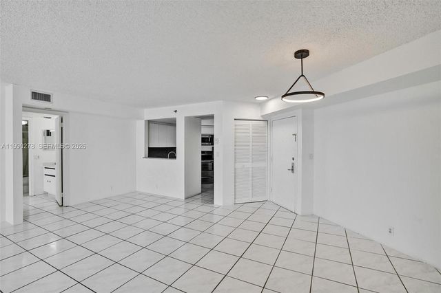 6767 Collins Ave 304, Miami Beach, FL 33141