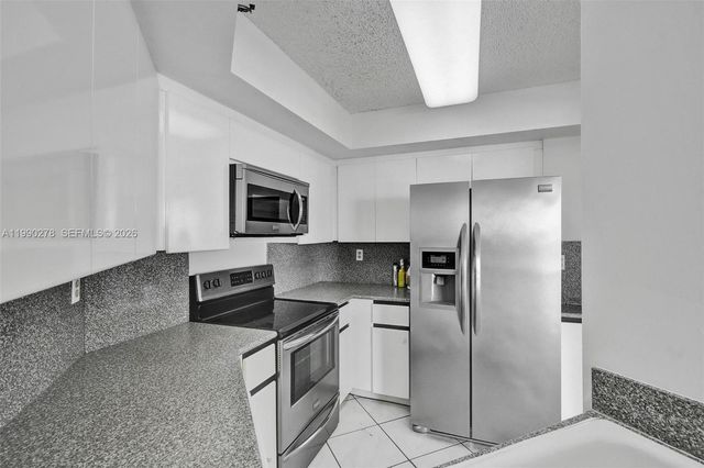 6767 Collins Ave 304, Miami Beach, FL 33141