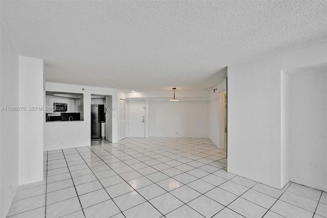 6767 Collins Ave 304, Miami Beach, FL 33141