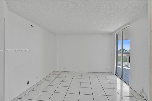 6767 Collins Ave 304, Miami Beach, FL 33141