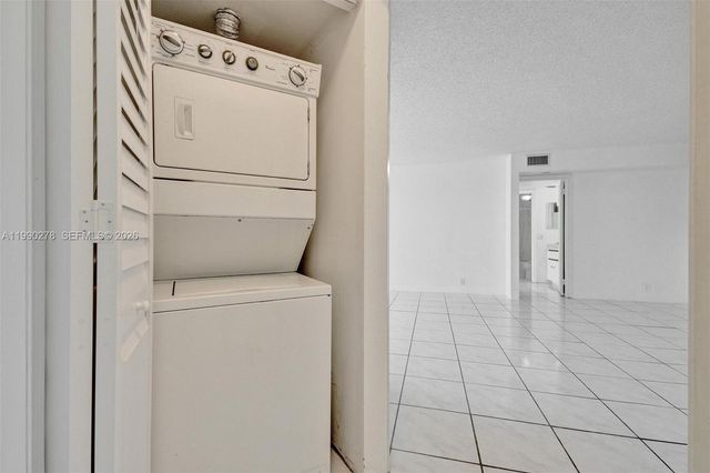 6767 Collins Ave 304, Miami Beach, FL 33141