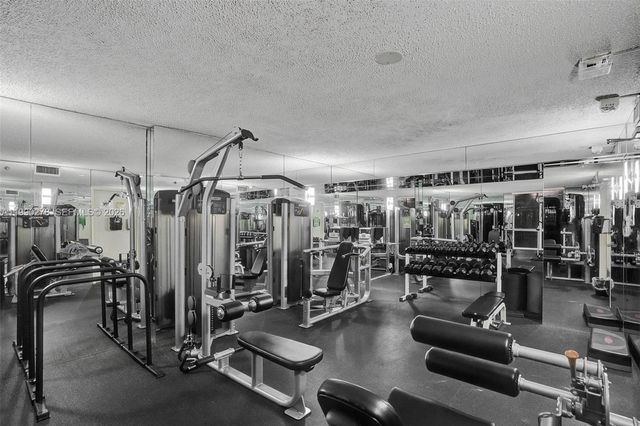 6767 Collins Ave 304, Miami Beach, FL 33141