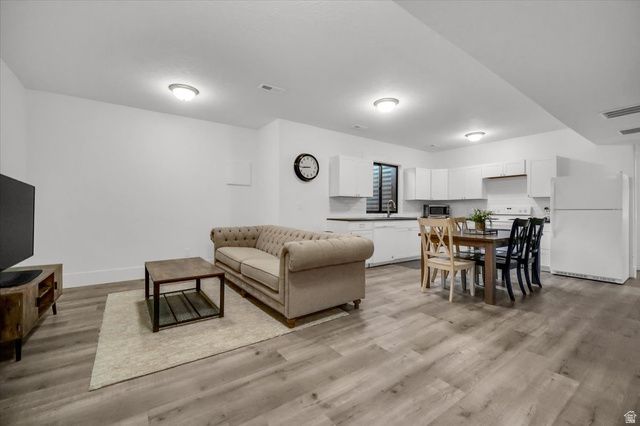 266 S 300 W, Mt Pleasant, UT 84647