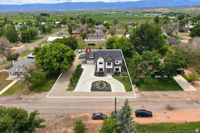 266 S 300 W, Mt Pleasant, UT 84647