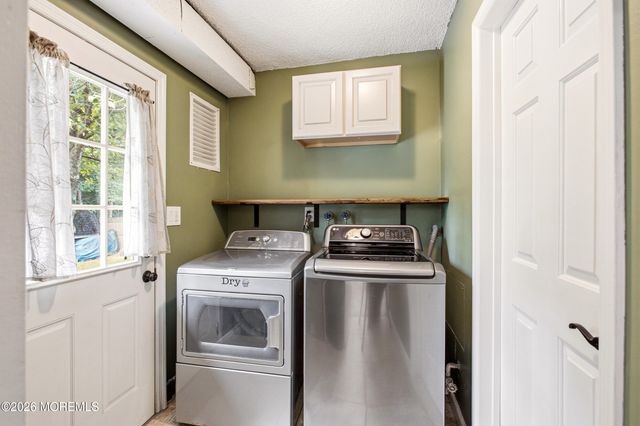 39 Cambridge Drive, Jackson, NJ 08527