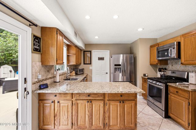 39 Cambridge Drive, Jackson, NJ 08527
