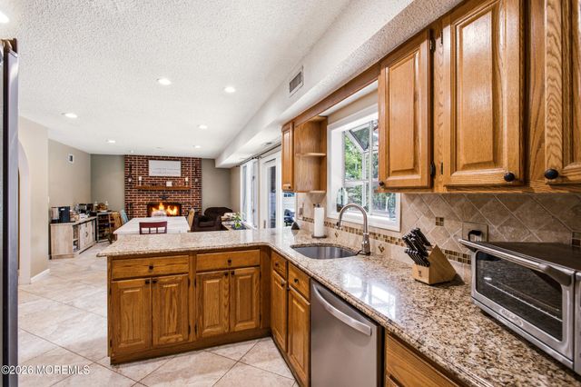39 Cambridge Drive, Jackson, NJ 08527