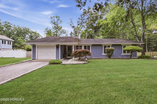 39 Cambridge Drive, Jackson, NJ 08527